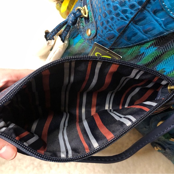 New Sharif Croc Style Beautiful Leather Satchel Handbag w/Matching Wristlet - Picture 9 of 16